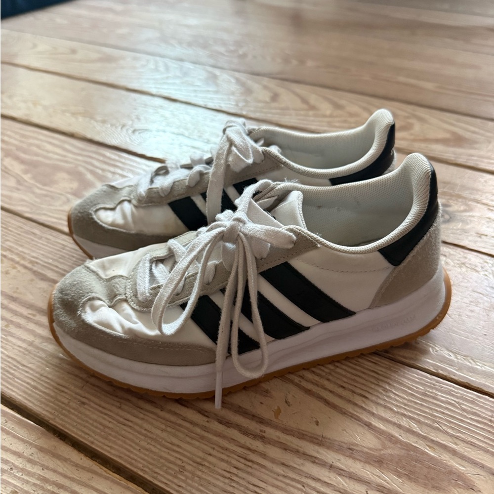 adidas Run 70s 2.0 sneakers size 4
